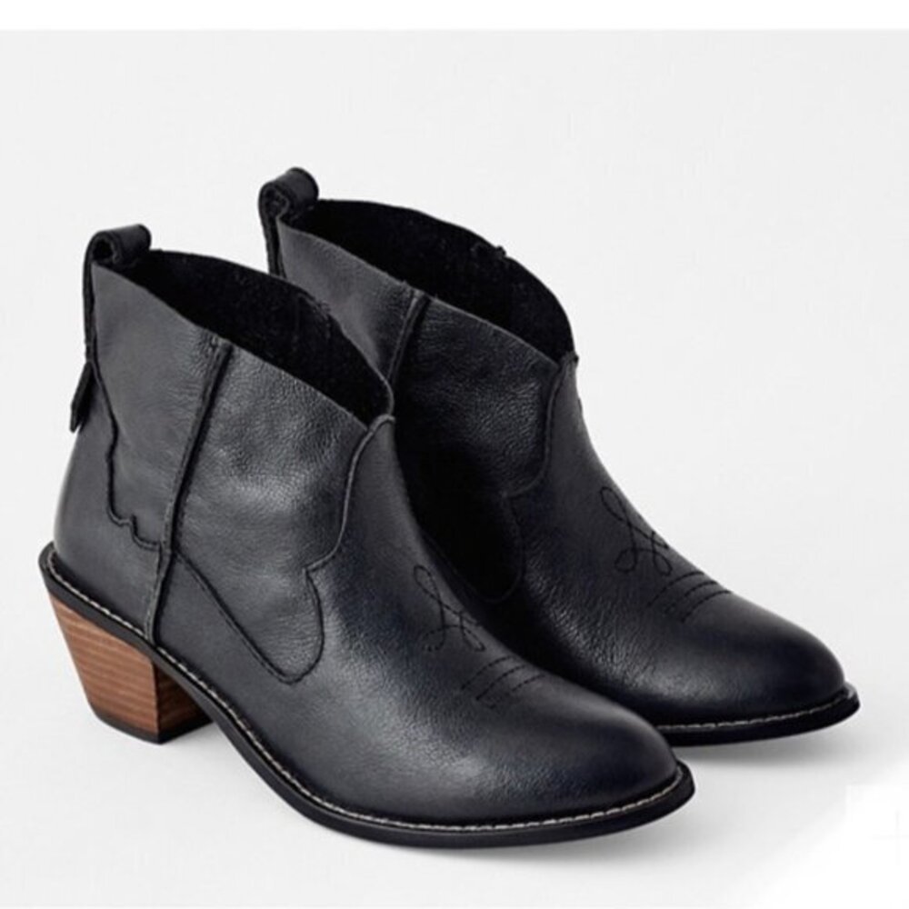 Kelsi Dagger Brooklyn Kamper Booties Size 6 NEW
